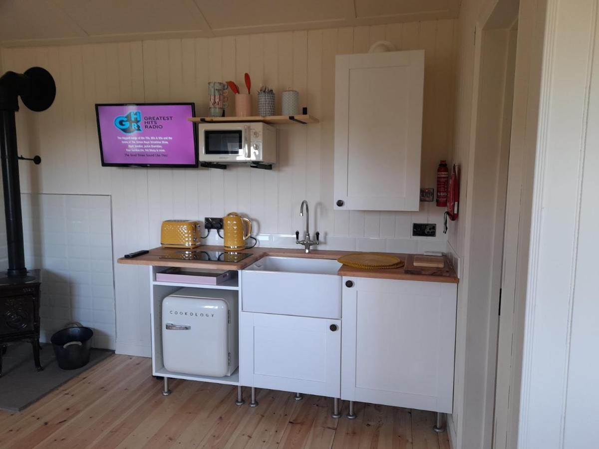 Ferienwohnung Dinky'S Den Coverack Exterior foto