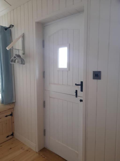 Ferienwohnung Dinky'S Den Coverack Exterior foto